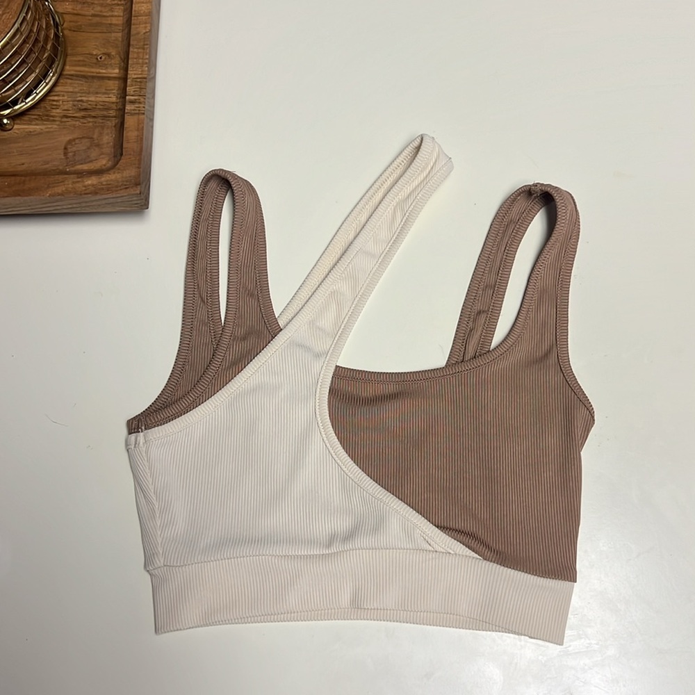 Cut-Out Color Block Tank Top - Picture 3 of 3